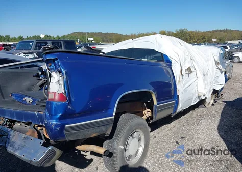 1997 Chevrolet C1500 Fleetside z USA, uszkodzony, nr VIN 2GCEC19W8V1134339